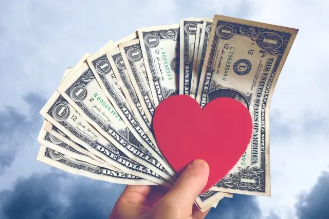 太パパとは?パパ活でよく聞く「お金持ちパパ」の定義と特徴を解説