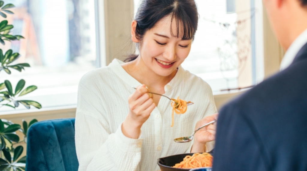 パパ活アプリでご飯だけデートの相場