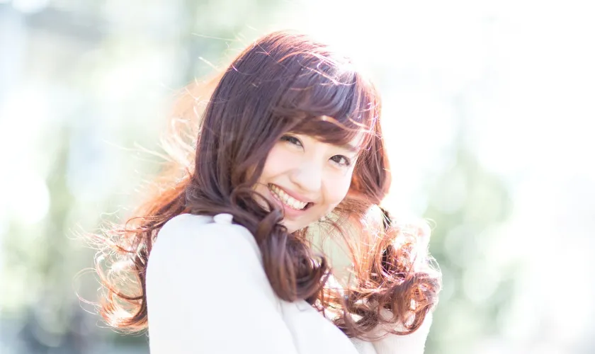 楽しそうな女性の画像