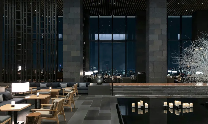 ホテルのラウンジ風景