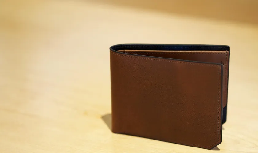 茶色の財布の写真
